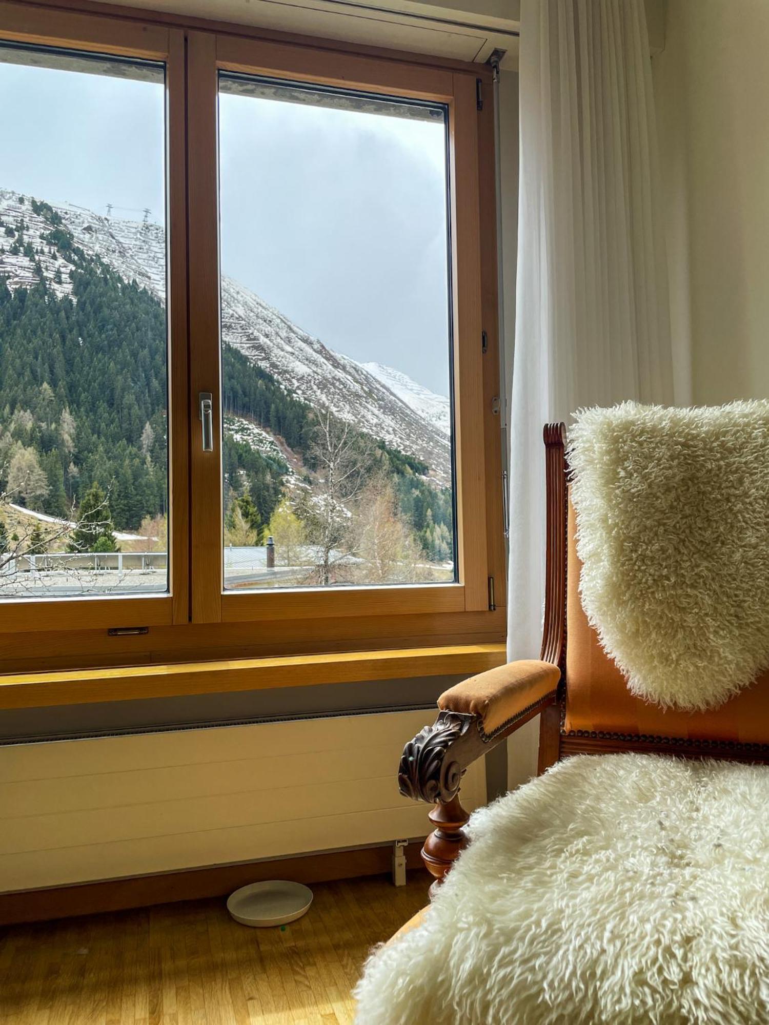 Top Modernes Apartment Im Herzen Von Andermatt Balkon & Bergblick Kültér fotó