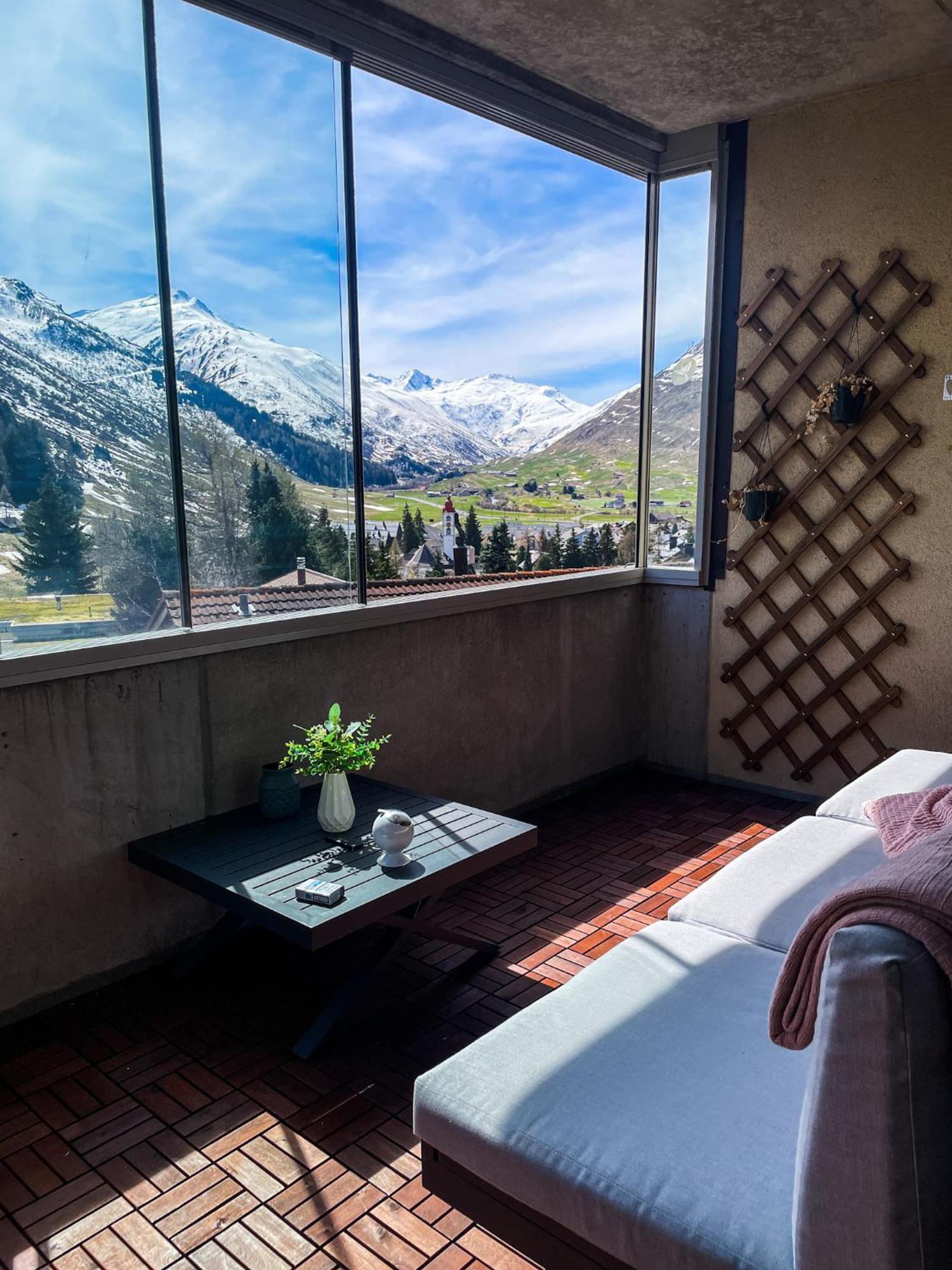 Top Modernes Apartment Im Herzen Von Andermatt Balkon & Bergblick Kültér fotó