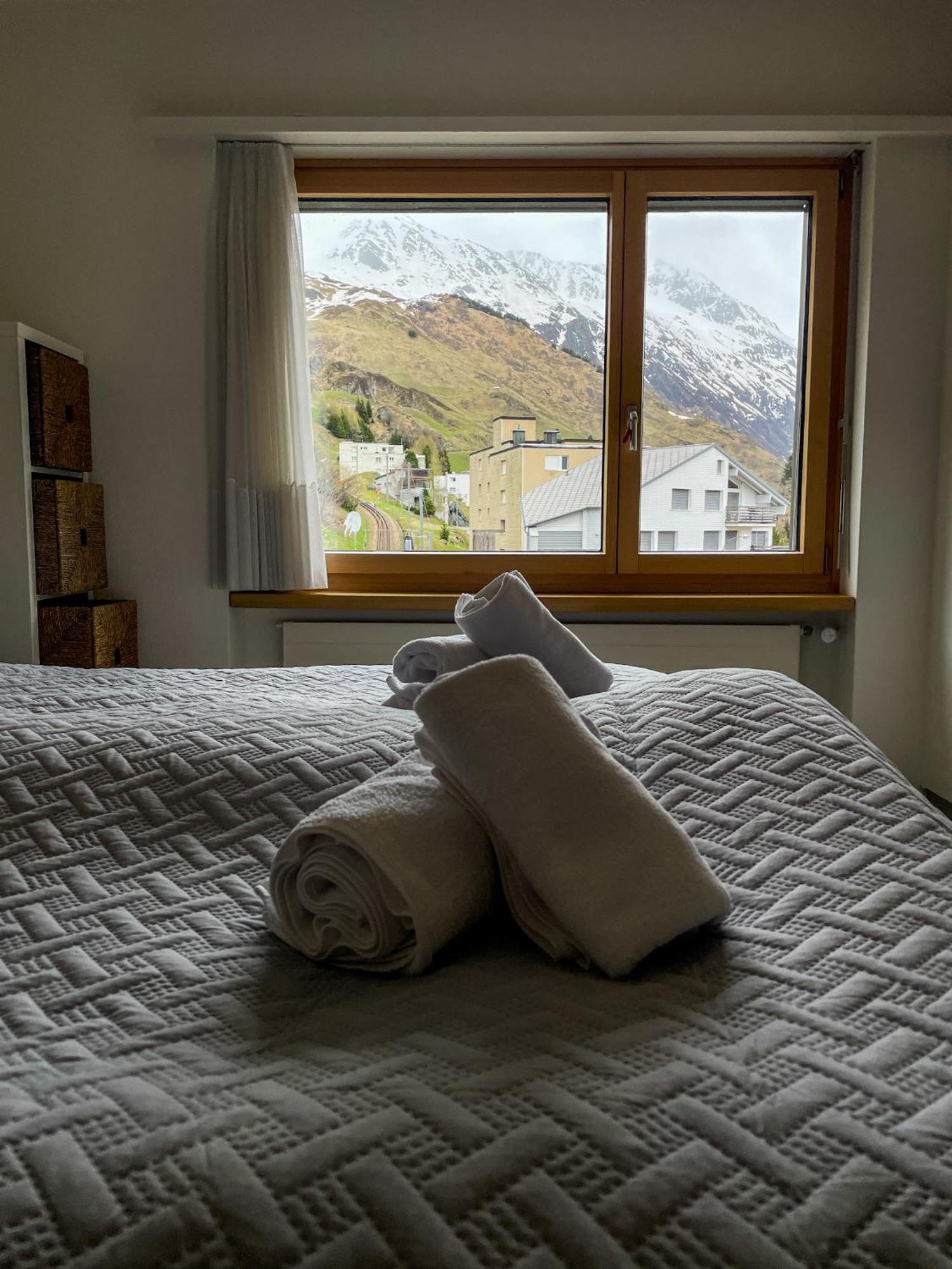 Top Modernes Apartment Im Herzen Von Andermatt Balkon & Bergblick Kültér fotó